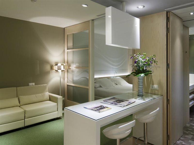 Ako Suite Hotel Барселона Екстериор снимка
