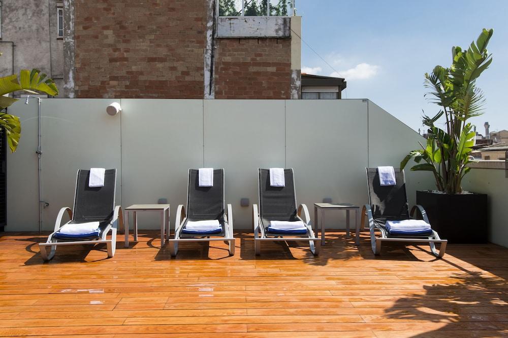 Ako Suite Hotel Барселона Екстериор снимка