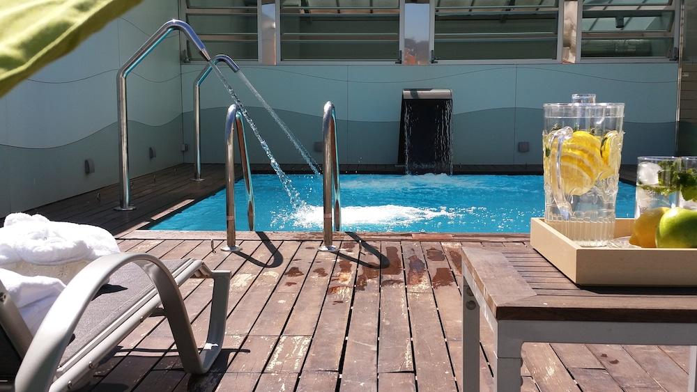 Ako Suite Hotel Барселона Екстериор снимка