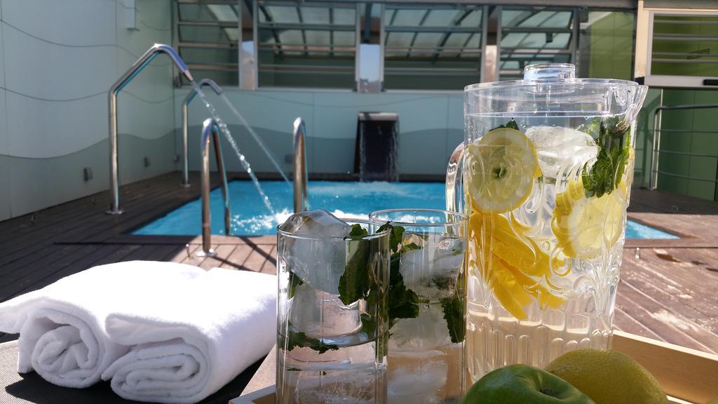 Ako Suite Hotel Барселона Екстериор снимка