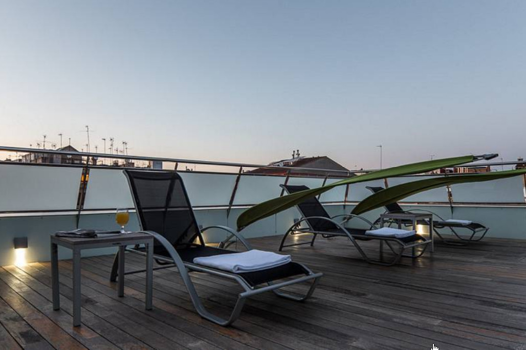 Ako Suite Hotel Барселона Екстериор снимка