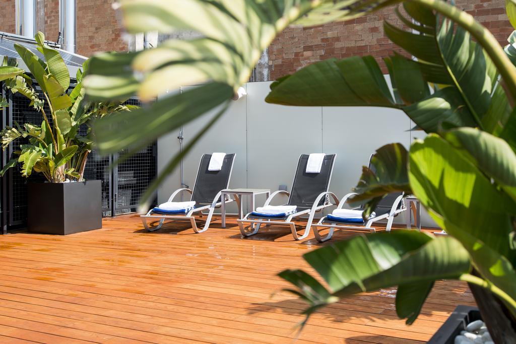 Ako Suite Hotel Барселона Екстериор снимка