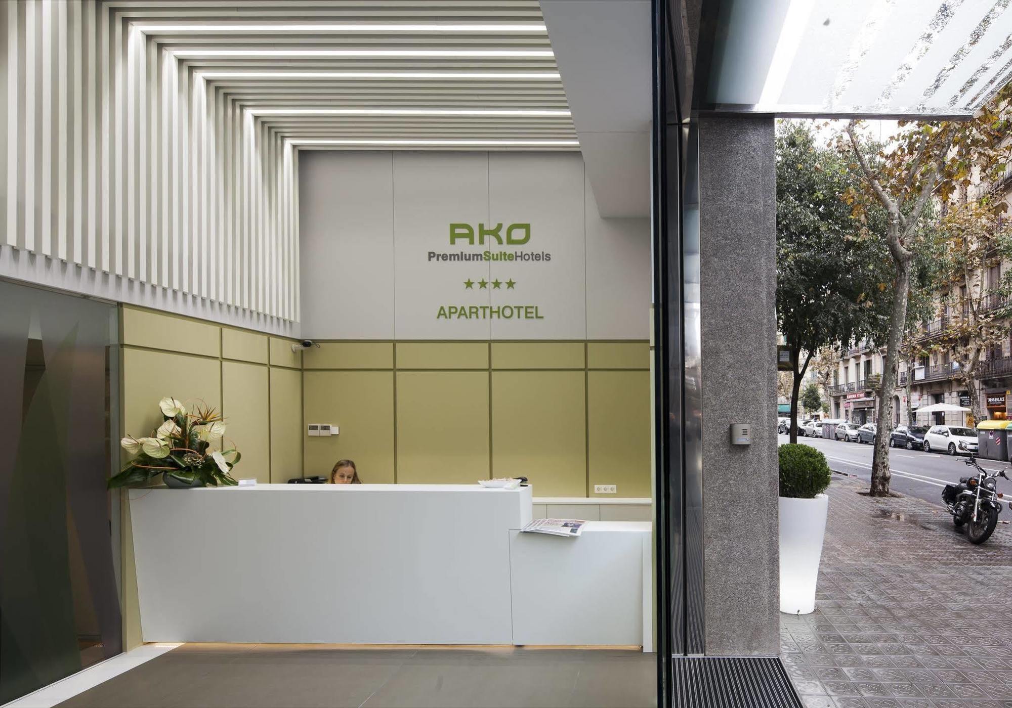 Ako Suite Hotel Барселона Екстериор снимка